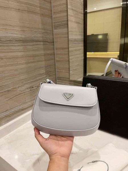 new color cleo net red flap underarm bag triangle label light gray fashion patent leather one shoulder for women zly bags
new color cleo net red flap underarm bag triangle label light gray fashion patent leather one shoulder for women zly bags