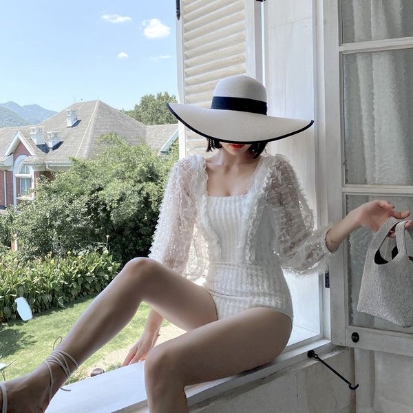sequin elegant temperament bubble sleeve bikini french minority velvet small fragrance spring resort swimsuit woman, White;black
sequin elegant temperament bubble sleeve bikini french minority velvet small fragrance spring resort swimsuit woman, White;black