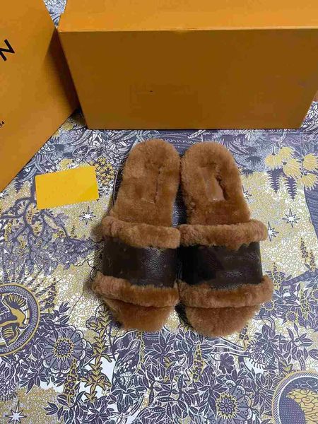ladies' slippers versatile fashion designer sandals for women slides with box want original pic, pls contact me, Black
ladies' slippers versatile fashion designer sandals for women slides with box want original pic, pls contact me, Black