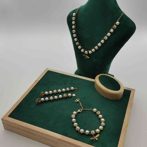 factory specials aa 2021 new pearl earrings net red bee necklace small fragrance temperament bracelet, Black
factory specials aa 2021 new pearl earrings net red bee necklace small fragrance temperament bracelet, Black