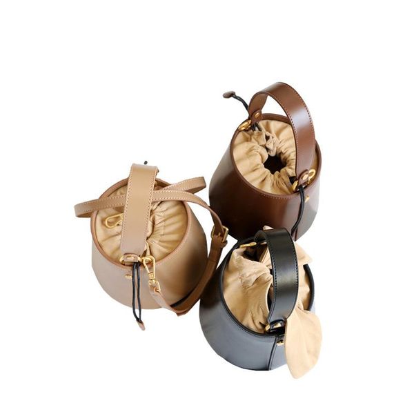 cross body creative bucket-shaped genuine leather bag female drawstring shoulder messenger portable contrast color for women lb139
cross body creative bucket-shaped genuine leather bag female drawstring shoulder messenger portable contrast color for women lb139