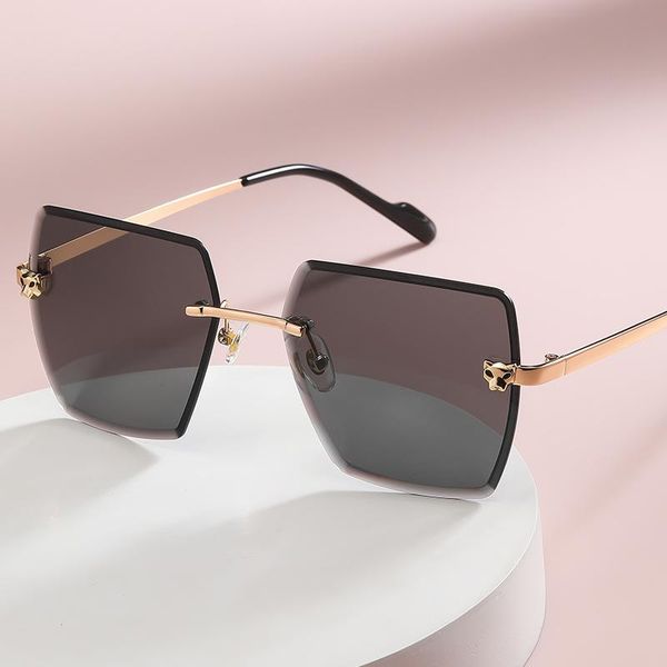 sunglasses fashion cool unique rimless style spikes rivets vintage women men brand design sun glasses, White;black
sunglasses fashion cool unique rimless style spikes rivets vintage women men brand design sun glasses, White;black