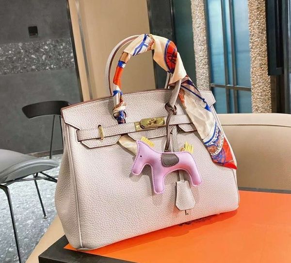 luxurys designer handbags elegant genuine leather herme handbagswoman shoulder bags bride bag litchi grain head layer cowhide crossbody hand
luxurys designer handbags elegant genuine leather herme handbagswoman shoulder bags bride bag litchi grain head layer cowhide crossbody hand