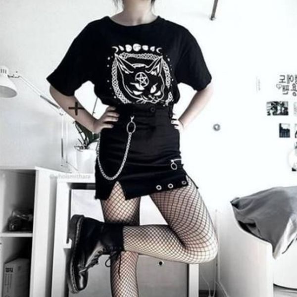 suchcute gothic women skirts with metal chain split modis mini a-line skirt black summer 2021 streetwear female party outfits
suchcute gothic women skirts with metal chain split modis mini a-line skirt black summer 2021 streetwear female party outfits
