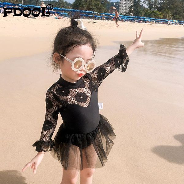 one-pieces 2pcs /set korean toddler baby girls lace sunscreen long sleeve swimsuit summer hawaii beach bikini kids swimwear with cap, Black
one-pieces 2pcs /set korean toddler baby girls lace sunscreen long sleeve swimsuit summer hawaii beach bikini kids swimwear with cap, Black