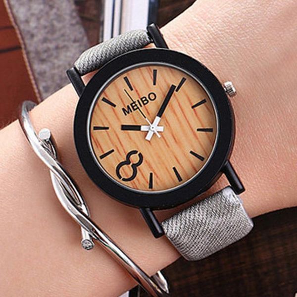 production 2021 meibo fashion modeling wooden watches women casual color leather band quartz wristwatches price, Slivery;brown
production 2021 meibo fashion modeling wooden watches women casual color leather band quartz wristwatches price, Slivery;brown