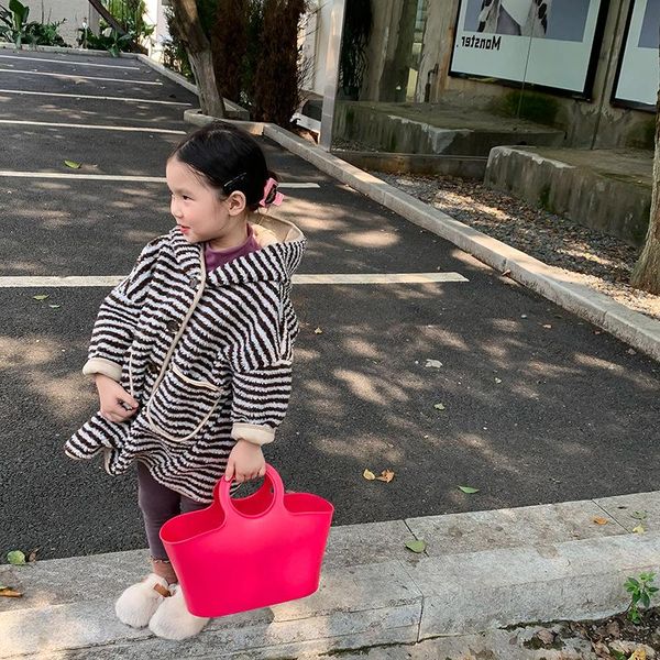 jackets children's clothing 2021 autumn winter korean boys' girls' hooded stripe jacket lamb wool coat, Blue;gray
jackets children's clothing 2021 autumn winter korean boys' girls' hooded stripe jacket lamb wool coat, Blue;gray