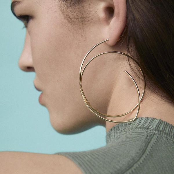 hoop & huggie 2021 trendy large earrings big smooth circle earings brincos celebrity brand earring for women jewelry party, Golden;silver
hoop & huggie 2021 trendy large earrings big smooth circle earings brincos celebrity brand earring for women jewelry party, Golden;silver