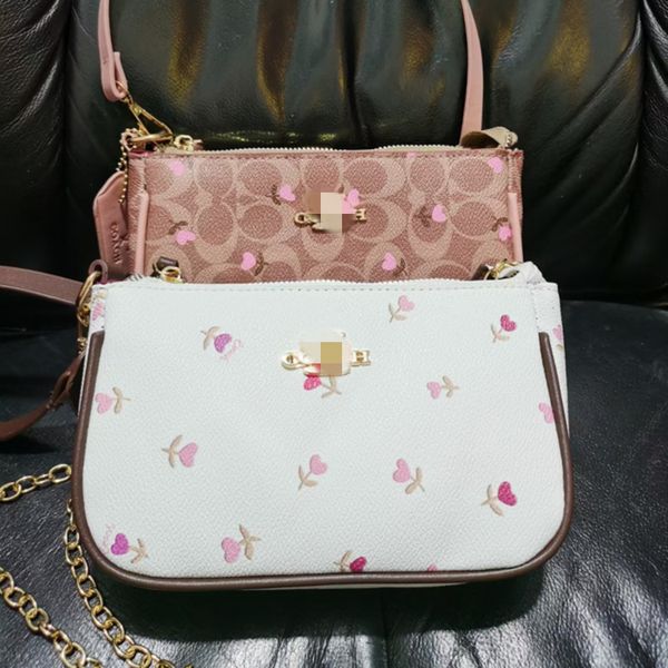 2021 new style koujiachao crescent mahjong cross iron chain armpit printed portable bag
2021 new style koujiachao crescent mahjong cross iron chain armpit printed portable bag