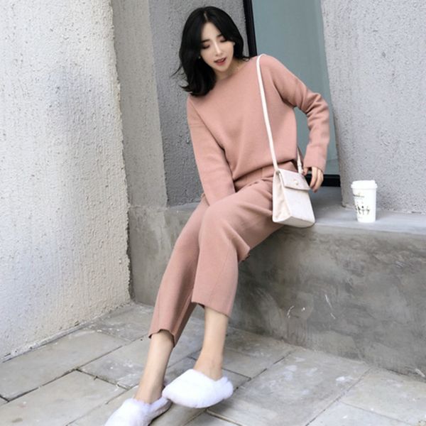 quality female malware pant parts define fashion winter warm sweater and broad leg pats, White
quality female malware pant parts define fashion winter warm sweater and broad leg pats, White