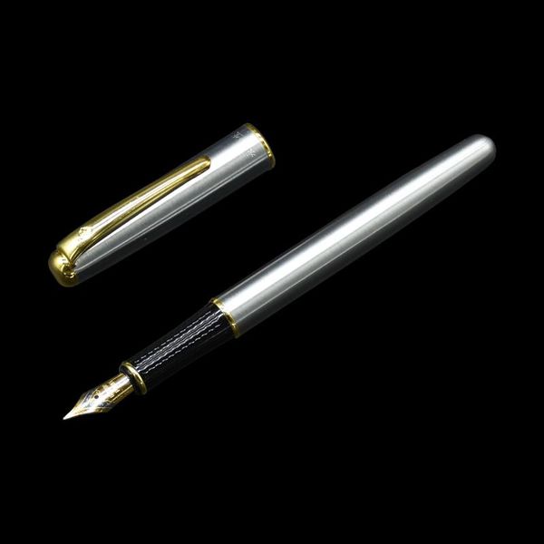 1pcs business carbon fiber 0.7mm 4 color office gift classic fountain pen ink calligraphy stationery pens
1pcs business carbon fiber 0.7mm 4 color office gift classic fountain pen ink calligraphy stationery pens