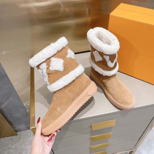 2021 designers snow boots women fashion soft leather flat girls casual winter brown shoe with fur half boot black size 35-41 by shoe10 09
2021 designers snow boots women fashion soft leather flat girls casual winter brown shoe with fur half boot black size 35-41 by shoe10 09