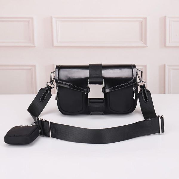 evening bags 2021 winter women's shoulder bag underarm luxury designer handbag folds le cagole brand motorcycle
evening bags 2021 winter women's shoulder bag underarm luxury designer handbag folds le cagole brand motorcycle