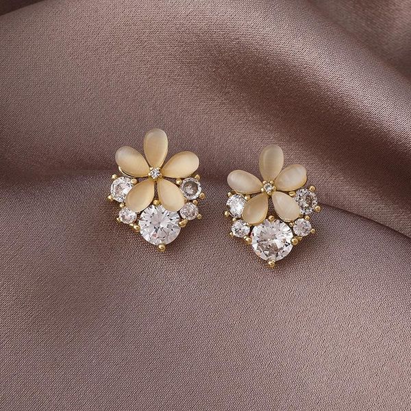 stud japanese and korean style women earrings fashion metal rhinestone leaf flower for girl simple jewelry wholesale, Golden;silver
stud japanese and korean style women earrings fashion metal rhinestone leaf flower for girl simple jewelry wholesale, Golden;silver