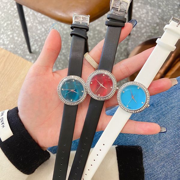 exquisite, compact and elegant ladies watch simple fashion natural shell literal 32mm small dial cowhide strap, Slivery;brown
exquisite, compact and elegant ladies watch simple fashion natural shell literal 32mm small dial cowhide strap, Slivery;brown