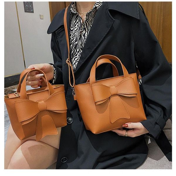 shoulder bags retro western style small bag female 2021 bow lady handbag net red one-shoulder fashion messenger bucket
shoulder bags retro western style small bag female 2021 bow lady handbag net red one-shoulder fashion messenger bucket