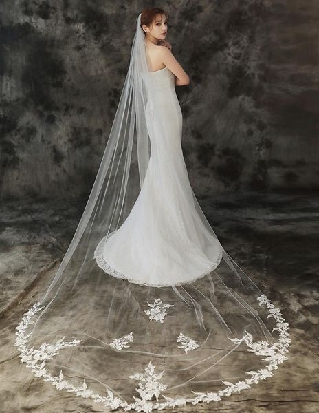 bridal veils beautiful appliqued lace edge 3x1.5m long cathedral white ivory wedding accessoire velos de novia with comb, Black
bridal veils beautiful appliqued lace edge 3x1.5m long cathedral white ivory wedding accessoire velos de novia with comb, Black