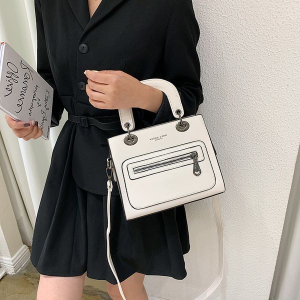 fashion bag winter trend new one shoulder women's korean version light luxury hand positioning zipper diana
fashion bag winter trend new one shoulder women's korean version light luxury hand positioning zipper diana
