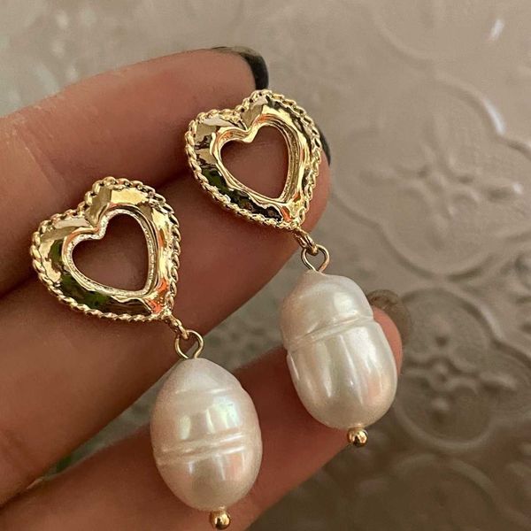 202 light irregular love shaped pearl pendant hollowed out earrings inswind earrings d2-3, Silver
202 light irregular love shaped pearl pendant hollowed out earrings inswind earrings d2-3, Silver
