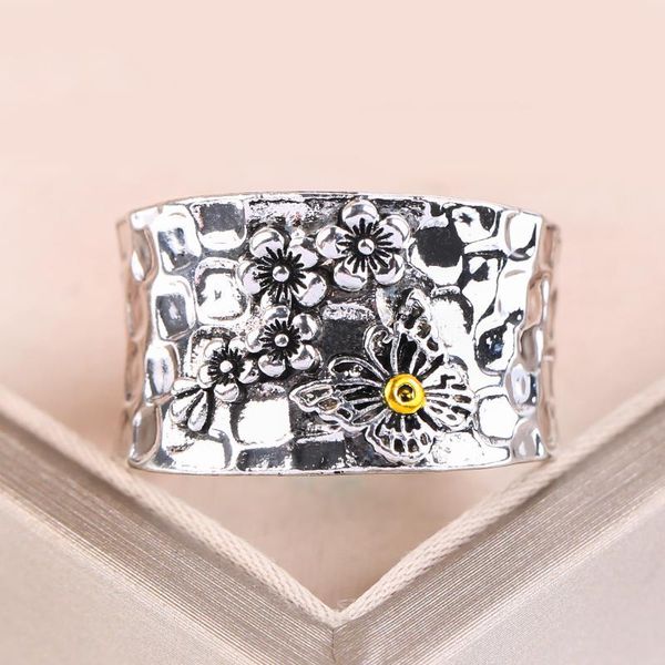 cluster rings vintage silver plated irregular wide chunky ring butterfly flower for women wedding party retro punk band jewelry gift, Golden;silver
cluster rings vintage silver plated irregular wide chunky ring butterfly flower for women wedding party retro punk band jewelry gift, Golden;silver