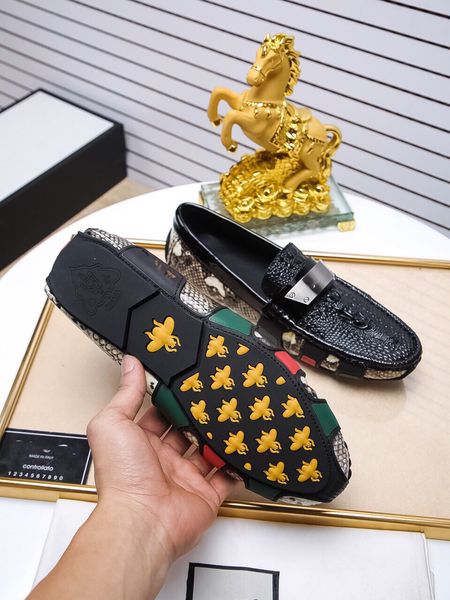 100% genuine leather shoes designer men loafers soft cow leather men casual shoes 2020 new male footwear black brown slip-on shoes men
100% genuine leather shoes designer men loafers soft cow leather men casual shoes 2020 new male footwear black brown slip-on shoes men