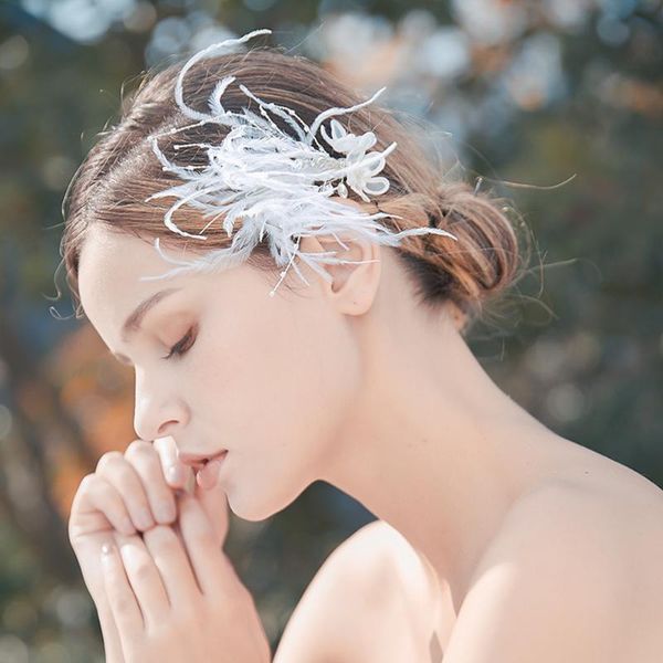 wedding hair clip with feather crystal beads flower barrettes bridal headpiece accessories women jewelry 
wedding hair clip with feather crystal beads flower barrettes bridal headpiece accessories women jewelry