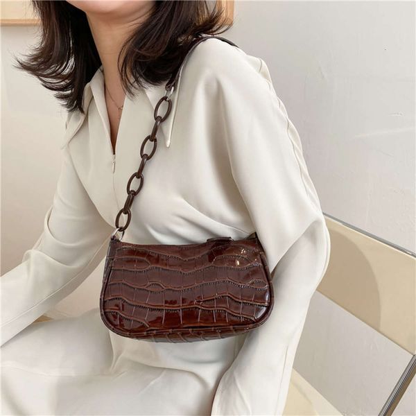 female acrylic chain handle underarm bag pattern small shoulder for women simple fashion ladi purse handbags
female acrylic chain handle underarm bag pattern small shoulder for women simple fashion ladi purse handbags