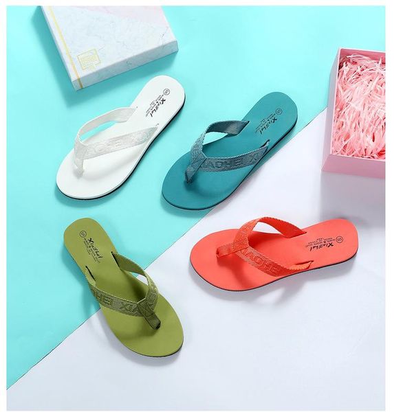 summer wood grain flower clip sandal casual versatile jelly color sandals, Black 
summer wood grain flower clip sandal casual versatile jelly color sandals, Black