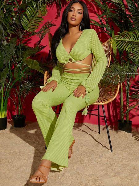 o-ring tie back crop and flare leg pants x1vm#, White
o-ring tie back crop and flare leg pants x1vm#, White