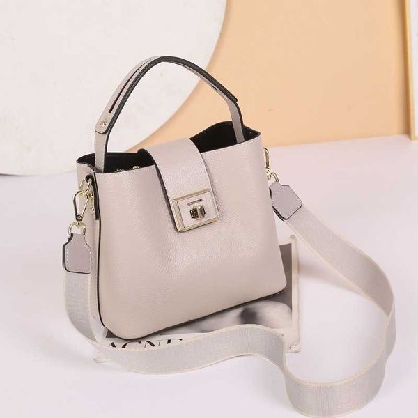 hanghhangbag luxury designer fashion hand handbag handbags backpack wallet purse shoulder crossbody tote bags mini bag leather double w qcyn
hanghhangbag luxury designer fashion hand handbag handbags backpack wallet purse shoulder crossbody tote bags mini bag leather double w qcyn