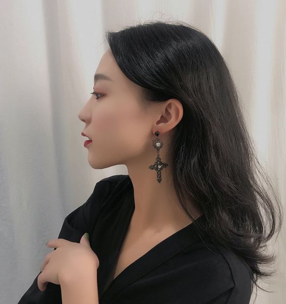 creative design cross chandelier european and american exaggerated long fashion simple black trend earrings, Silver
creative design cross chandelier european and american exaggerated long fashion simple black trend earrings, Silver