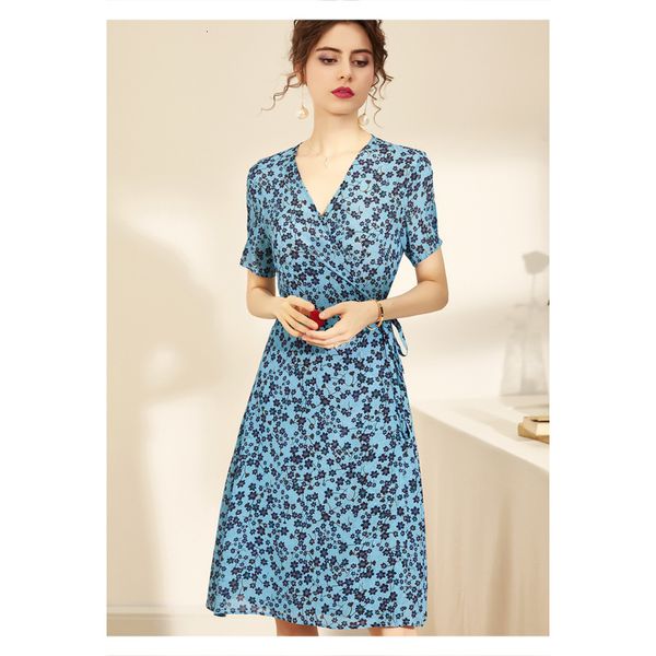 dress elegant temperament women's silk printed v-neck short sleeve solid 2021 fashion style, Black;gray
dress elegant temperament women's silk printed v-neck short sleeve solid 2021 fashion style, Black;gray