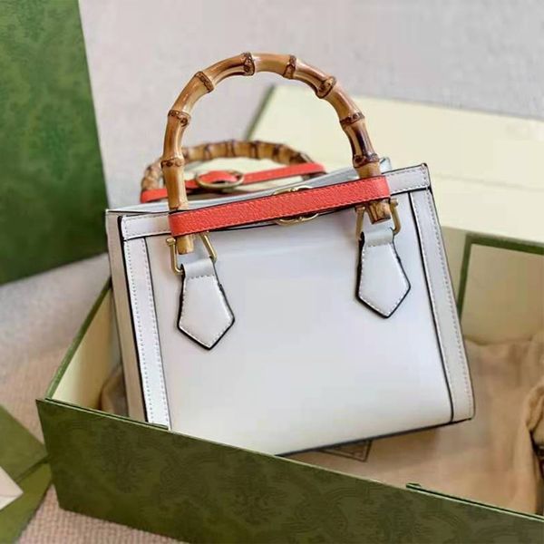 classic ladies handbags designer diana bamboo bags high-end brand luxury shoulder messenger bags
classic ladies handbags designer diana bamboo bags high-end brand luxury shoulder messenger bags