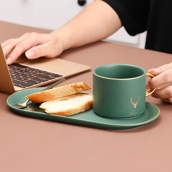 christmas cup mug gold rim ceramics coffee cups cute saucers spoon sets with gift box tea soy milk breakfast mugs dessert plate
christmas cup mug gold rim ceramics coffee cups cute saucers spoon sets with gift box tea soy milk breakfast mugs dessert plate