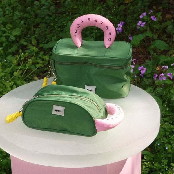 autumn/winter women's bags storage nylon waterproof niche design large-capacity fashion cosmetic bag
autumn/winter women's bags storage nylon waterproof niche design large-capacity fashion cosmetic bag