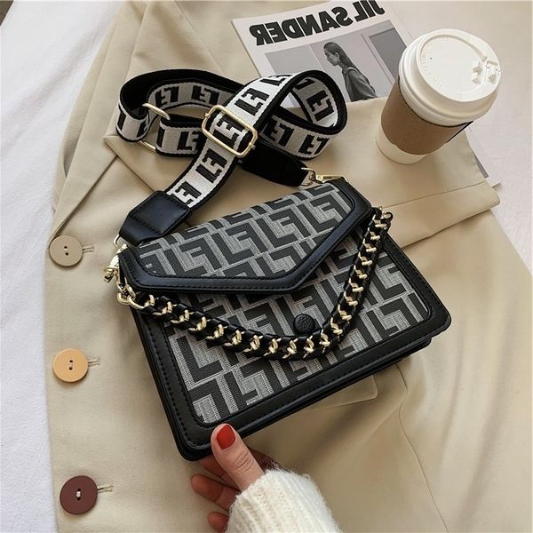 designer new style printed small square bag handbags outlet
designer new style printed small square bag handbags outlet