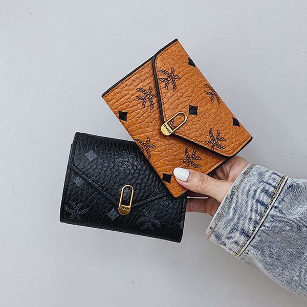 wallet small bag vertical buckle printing 30% discount short trend 2021 simple and fashionable, Red;black
wallet small bag vertical buckle printing 30% discount short trend 2021 simple and fashionable, Red;black