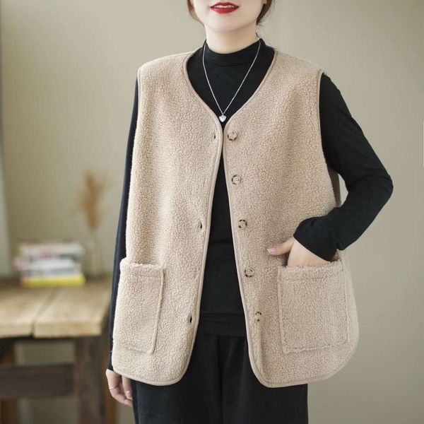 round neck granular lamb vest loose pocket composite fur one-piece sleeveless waistcoat short coat women's winter, White
round neck granular lamb vest loose pocket composite fur one-piece sleeveless waistcoat short coat women's winter, White
