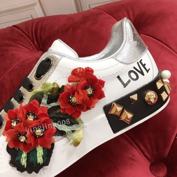 2023new designer fashion brand casual shoes womens low sole canvas shoes leather black white original sole sneakers
2023new designer fashion brand casual shoes womens low sole canvas shoes leather black white original sole sneakers