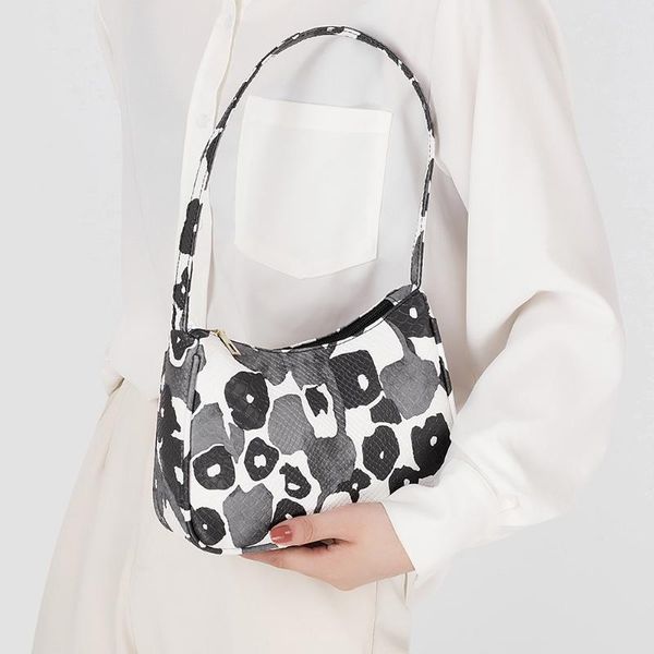 fashion print totes underarm bags women pu leather small handbags casual travel shoulder bag female zipper lady purse cross body
fashion print totes underarm bags women pu leather small handbags casual travel shoulder bag female zipper lady purse cross body