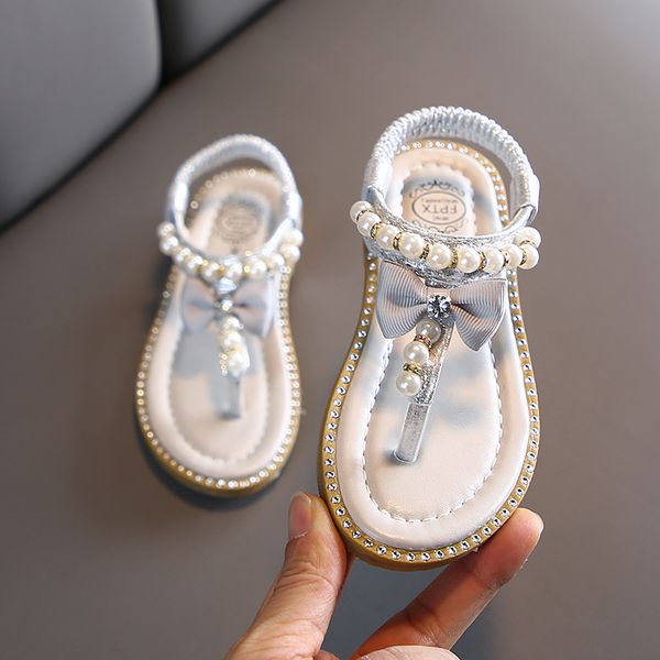 summer 2021 new korean version of girl pearl sandals princess sandals clip toe beach shoes girl baby bow, Black;red
summer 2021 new korean version of girl pearl sandals princess sandals clip toe beach shoes girl baby bow, Black;red