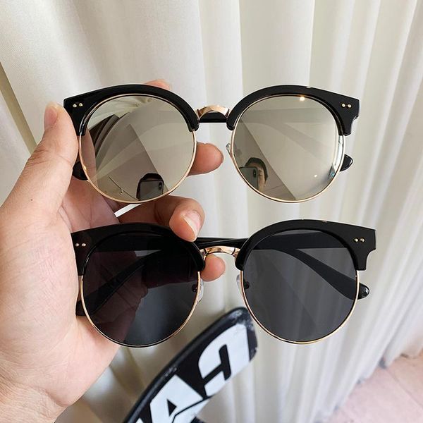 sunglasses 2021 korean version of retro personality fashion all-match men polarized anti-ultraviolet driving seaside fishing, White;black
sunglasses 2021 korean version of retro personality fashion all-match men polarized anti-ultraviolet driving seaside fishing, White;black