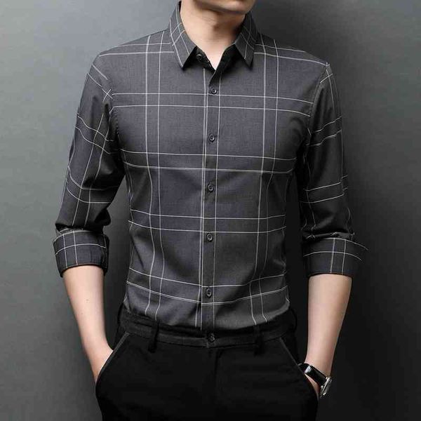 2021 long sleeve autumn new stripe daily simple casual breathable business men's commuter shirt, White;black
2021 long sleeve autumn new stripe daily simple casual breathable business men's commuter shirt, White;black