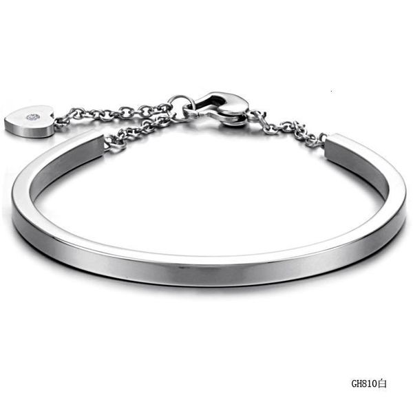jewelry 100 yuan mixed batch women's titanium steel bracelet exquisite gift, Golden;silver
jewelry 100 yuan mixed batch women's titanium steel bracelet exquisite gift, Golden;silver