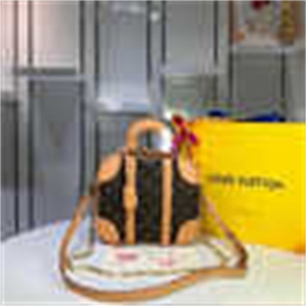 cross brand designer luxury m44581 bags spring and summer retro totes charm handbags, new fashion shoulder handbags iconic handles body
cross brand designer luxury m44581 bags spring and summer retro totes charm handbags, new fashion shoulder handbags iconic handles body