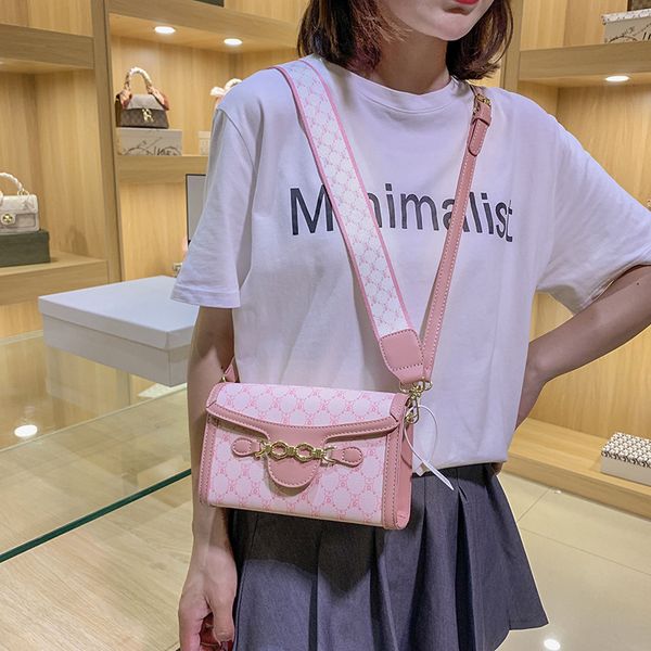 luxury handbags oblique cross female 2021 new old flower horse rank buckle mobile phone fashion single shoulder women's bag
luxury handbags oblique cross female 2021 new old flower horse rank buckle mobile phone fashion single shoulder women's bag