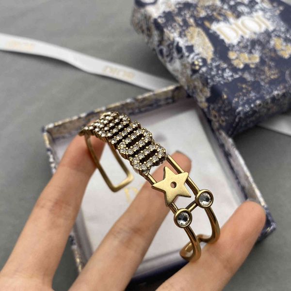 d family / di family's 20-year letter diamond star opening bracelet fashion net red temperament, Golden;silver
d family / di family's 20-year letter diamond star opening bracelet fashion net red temperament, Golden;silver