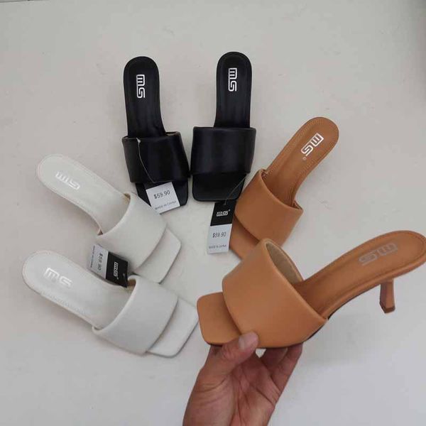 slippers shoes lady big size square toe ladies' rubber flip flops thin heels shallow heeled mules luxury slides girl hawaiian hi, Black
slippers shoes lady big size square toe ladies' rubber flip flops thin heels shallow heeled mules luxury slides girl hawaiian hi, Black