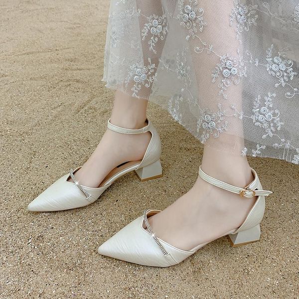 dress shoes crystal chain pointed toe sandals women square high heels summer office pu leather pumps thick heel 2021, Black
dress shoes crystal chain pointed toe sandals women square high heels summer office pu leather pumps thick heel 2021, Black