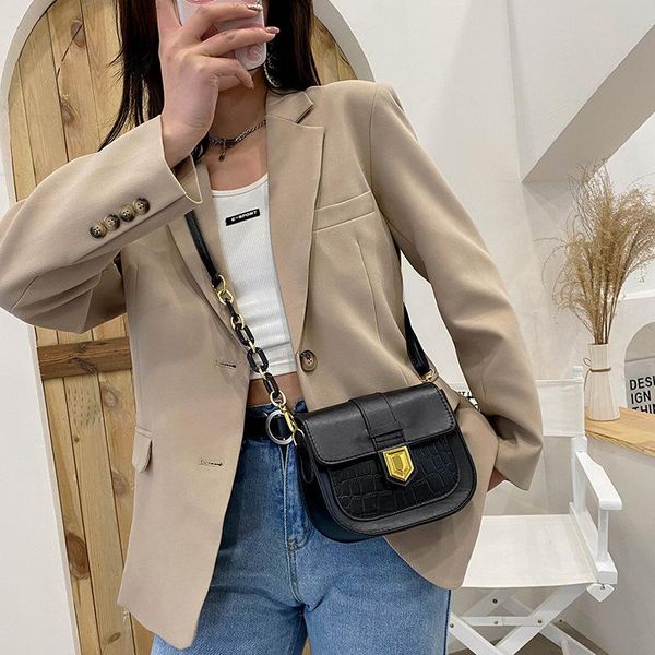 luxury design shoulder bags women crossbody 2021 vintage handbags ladies messenger female purses
luxury design shoulder bags women crossbody 2021 vintage handbags ladies messenger female purses